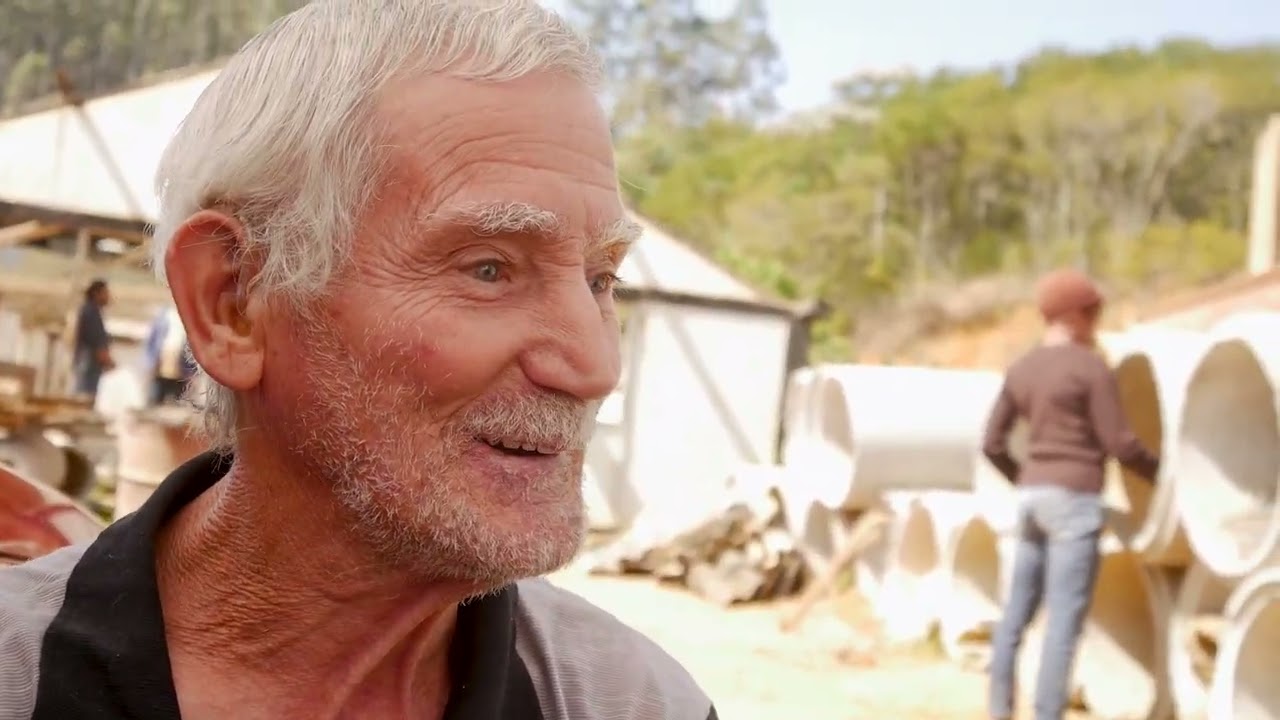 ARMAZÉM CAPARAO Uma Historia em Demolição