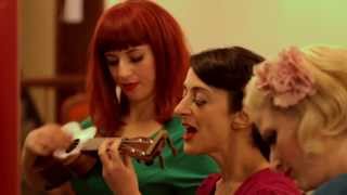 The Puppini Sisters - Mele Kalikimaka // Derelict Music