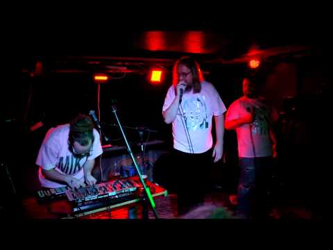 Cool Boys & $IKA-MIKA: Me digataan äiskiä (live)