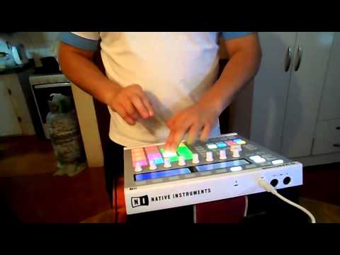 Bass Kleph - Less is more (Lucio Rode live drumming) [Practice]