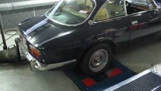 preview picture of video 'Rollen en afstellen Alfa Romeo 2000 GTV (1974)'