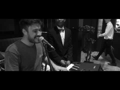 Luigiano Paals & Henry Too close by Alex Clare & Feeling good by Nina simone #mashup