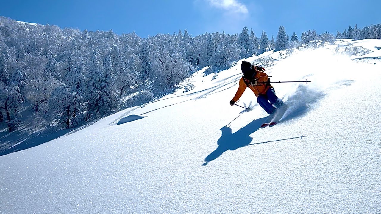 日勝峠のピークでバックカントリー  ガイドツアー 日本北海道　パウダースキー