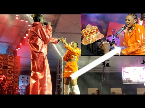 KISA WIVU DIAMOND AINGILIA KATI SHOO YA ZUCHU NA DVOICE, AMWAGA HELA ASHINDWA KUVUMILIA AMUIMBIA ETI