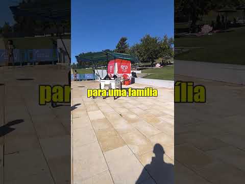 Um dia no Parque Aquático de Santarém para uma família cu...