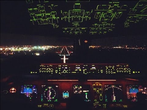 Cockpit view - KLM Boeing 777-200 Night landing in Johannesburg HD
