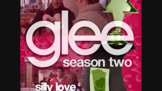 Glee - P.Y.T (Pretty Young Thing) {Full Audio}