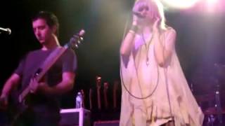 Download lagu The Pretty Reckless - Zombie Live mp3