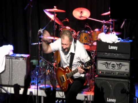 Tinn Lizzy (real good cover band) - Bad Reputation with guitar solo by Christer and maestro Kent.wmv