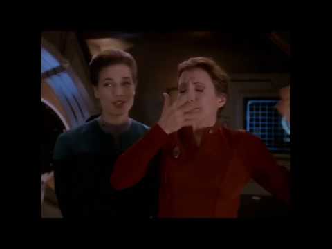 Star Trek DS9: Kira sneezing when pregnant