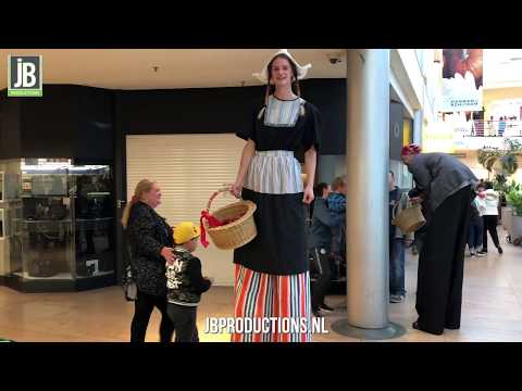 Video van 2 Steltlopers - Boer & Boerin | Attractiepret.nl