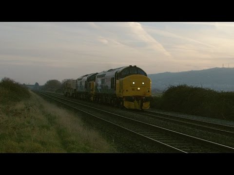 Prestatyn 5.12.2016 - DRS 37558 Avro Vulcan XH558 & 37218 on Valley flasks