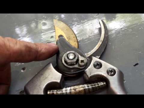 Fiskars hand pruner