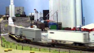 preview picture of video 'Santa Fe Intermodal train'
