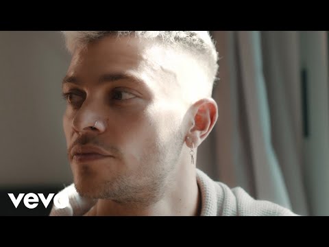 15grams - Heat Of The Moment (Official Video)