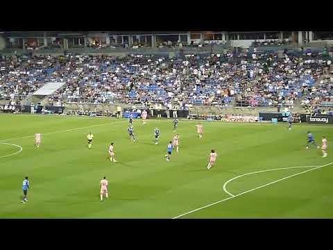 Óscar Ustari of Inter Miami CF makes a big save vs. Prince Owusu of CF Montreal (Impact) 7/5/25