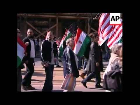 Protestors continue to gather ahead of major anti-govt demo