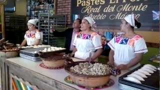 preview picture of video 'Elaboración del tradicional Paste.mp4'