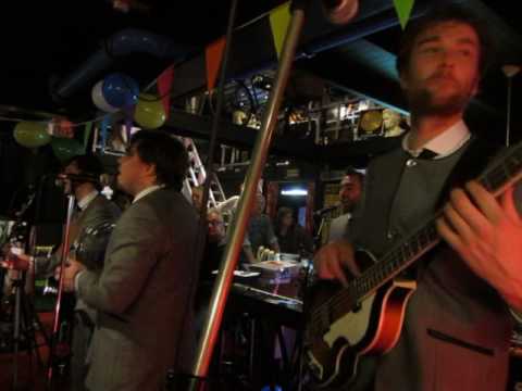 FABruari4  * 5 jaar * She's Got A Ticket To Ride