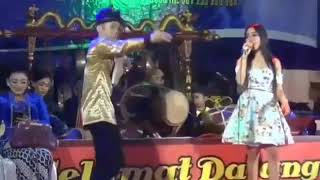 Download lagu Cak Percil Terbaru 'Pak Bambang Tuku Gedang, Gedange Tugel Tugel, Ceblok Ceblok' mp3