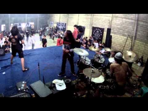 STROKE - Helly Si Anjing Live at Majalengka