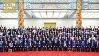 El máximo asesor político de China se reúne con representantes de chinos de ultramar