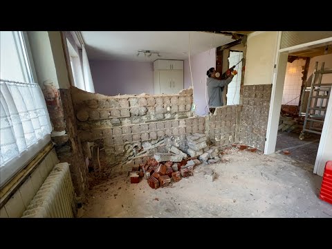 Raum vergrößern, Zwischenwand abbrechen und versetzen, Bodenaufbau einsägen, 11,5 cm Wand aufmauern