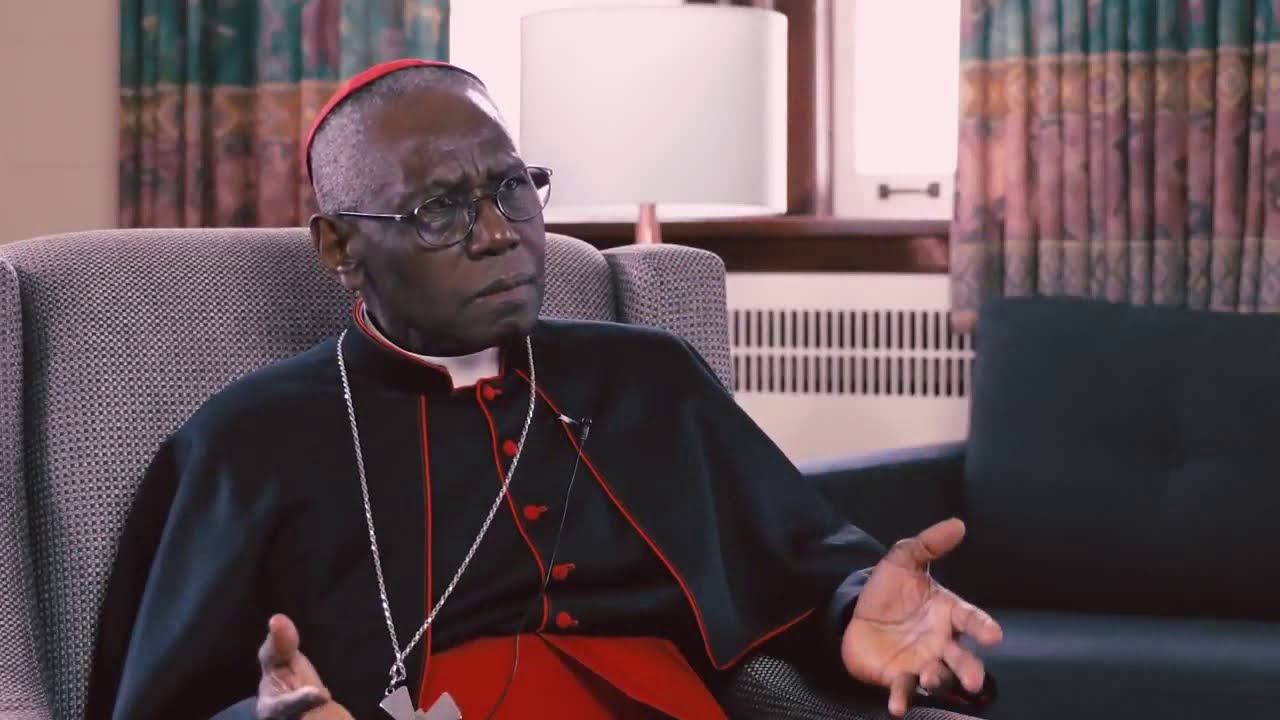 Cardeal Robert Sarah fala sobre o Silêncio