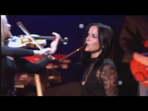 The Corrs - Toss the Feathers (Live in Geneva - 2004)
