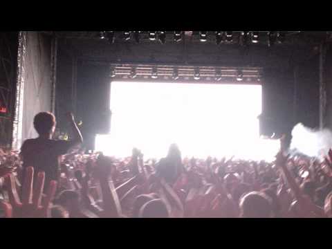 Avicii vs. Deniz Koyu - Bong Into Darkness (Tiësto @ Solar Summer Festival 2012)