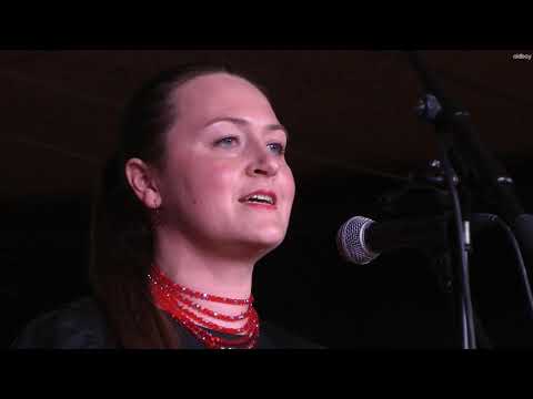 "Halljunk szót...!" -  Forró Anna - Este későn