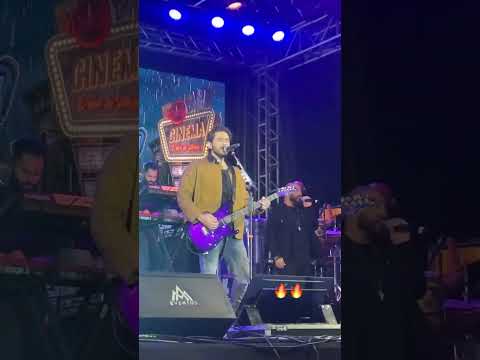 Registro do @gustavomioto no show de ontem (30/ 05) em Teresina de Goias - GO.