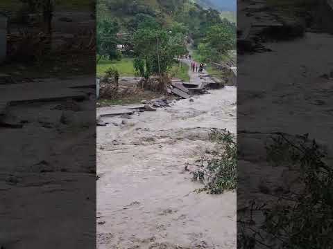 Emergencia por lluvias: En la aldea Mocomboquito en Mérida quedaron aislados tras colapso de la vía
