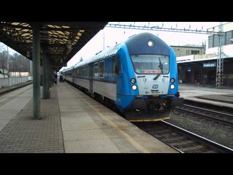 Odjezd vlaku R 884 (ČD 163.079 "Majda" vzadu, zpoždění 11 min) - Poděbrady, 11. 3. 2013