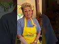 OLIEBOLLENBAKKER moet na 44 jaar WEG | #shorts