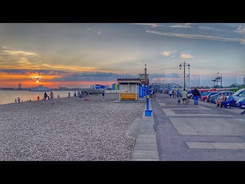 Sunset Walk to Old Portsmouth via Clarence Pier | Southsea Portsmouth 4K Millennium Walk