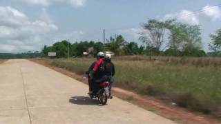 preview picture of video 'バイクタクシーでタイ国境へNo.1　　To Thailand's border by motorbike taxi No.1'