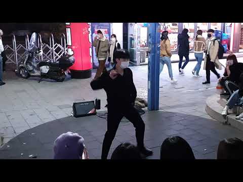 CHANWOOK. HONGDAE STREET HAPPY BUSKING. 20201111.