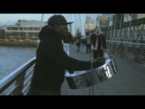 Street performer playing Despacito on the Steel Drum. AMAZING PERFORMANCE!