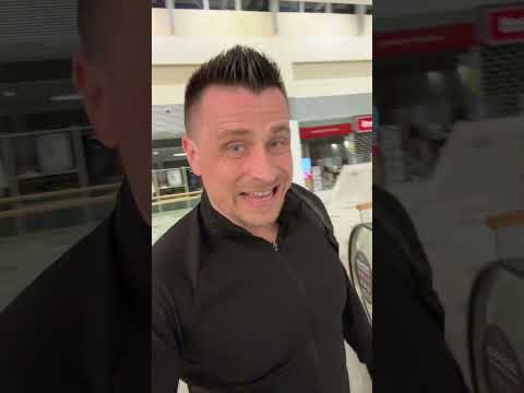 Выгоняют из спортзала! ￼