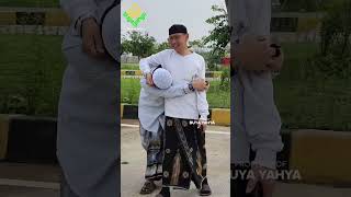 Download lagu Buya Yahya Melepaskan Putra Beliau (Mas Ali) ke Pondok mp3