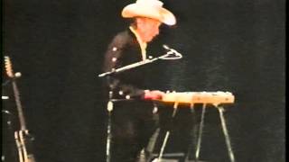 i've been to sugar town, i shook the sugar down