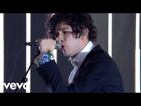 The 1975 - The Sound (Live at the BRIT Awards 2017)