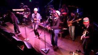 Black Uhuru - Bull in the Pen