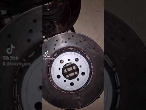The big boi m3 brakes are on the e92 335i