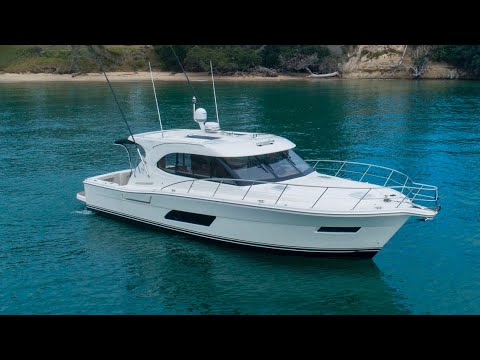 Riviera 445 SUV Walkthrough Teaser | Standen Marine