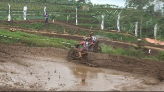 Download lagu Brakk!! Zidane Buang Aldo Bilkis di Moto 1 FFA Open Final Cleosa Series 2025 Bandungan mp3