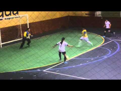 Roubada de bola e gol de Guaratuba