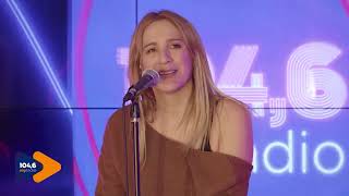 ΒΙΚΥ ΚΑΡΑΤΖΟΓΛΟΥ – Ένα κάτι | My Radio 104,6