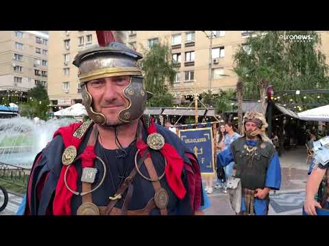 Costume istorice la Festivalul Getodava. Daci, romani, gladiatori și sânzâiene pe stăzile din Iași
